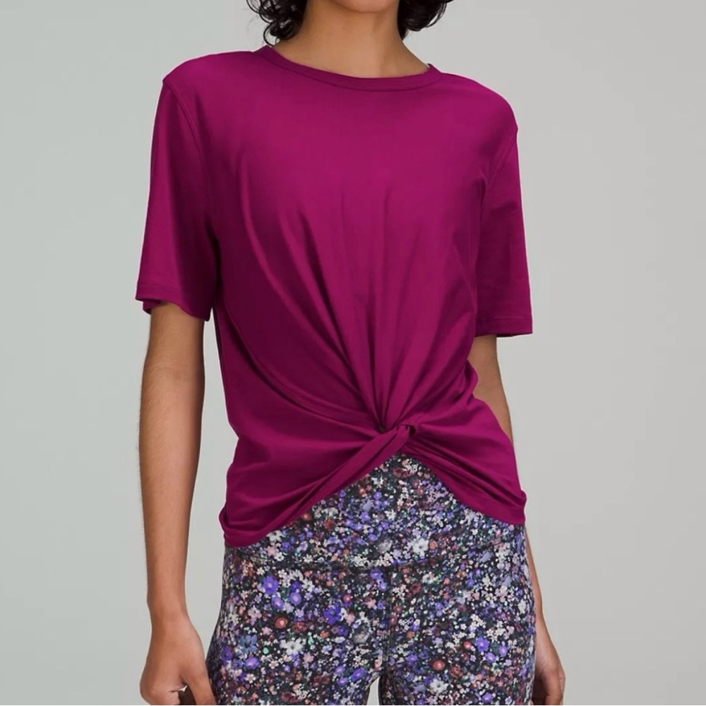 NWT Lululemon Crescent Tee Size 2